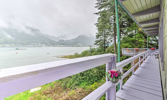 West Juneau House | 423 m² House ∙ 4 bedrooms ∙ 10 guests
