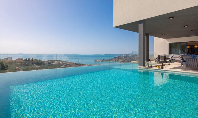 Podstrana Villa | 450 m² Villa ∙ 4 bedrooms ∙ 8 guests