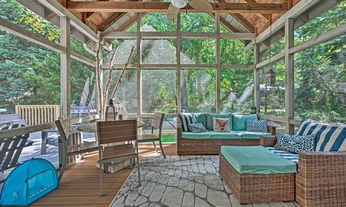 Michiana House | 464 m² House ∙ 6 bedrooms ∙ 13 guests