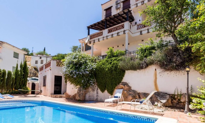 Conchar Villa | 466 m² Villa ∙ 4 bedrooms ∙ 8 guests