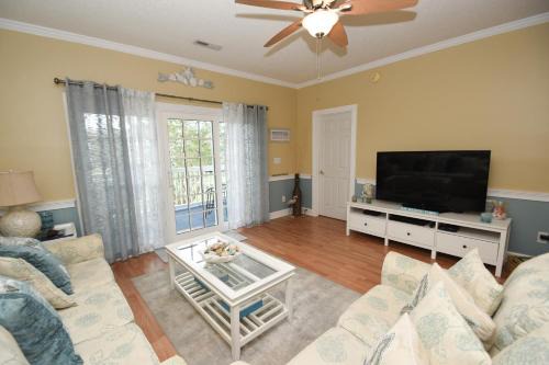 Central Myrtle Beach Apartment | 4673 Wild Iris Dr 203 Condo