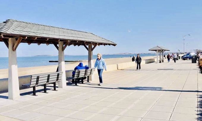 Quincy Apartment | 4BR 2BA 7BED WOLLASTONBEACH.NearBOSTON-1
