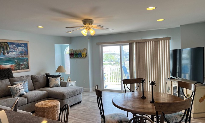 North Wildwood Condo | 4BR 3Bath 2level condo sleeps 10 dog friendly