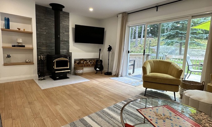 Carling Cottage | 4BR Cottage: Hot Tub, Sauna, Beach Access, Parks