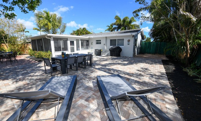 North Andrews Gardens House | 4BR Home, Hot Tub, Near Beach & Wilton Manors