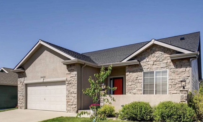 Milliken House | 5 Bd house w/Gameroom, Mountain views & Golf course. Great getaway!