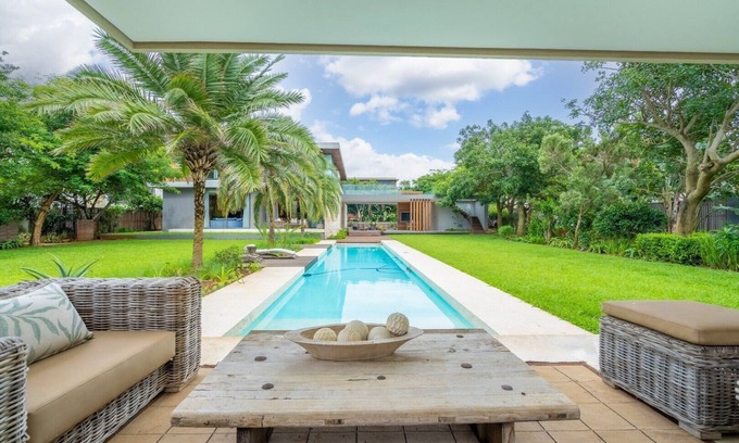 Ethekwini Villa | 5 Bed Python Villaway