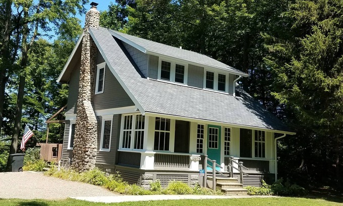 East Springfield House | 5 lakefront acres with DIRECT beach access from property