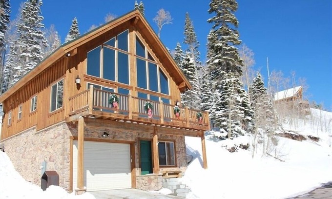 Brian Head House | 5-Star Home; Unmatched View of Slopes, Rent for 7 Nights - 10% discount