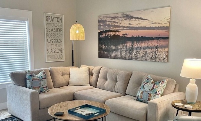 Seagrove Beach Cottage | 5 Star New cottage in Old Seagrove. Small heated pool. Close to beach!