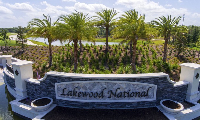 Lakewood Ranch Condo | 5 Star Ratings at Lakewood National