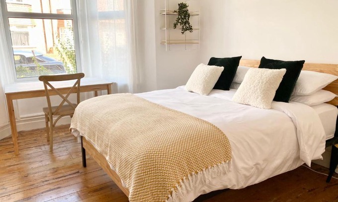 Heaton Apartment | 50 Biddlestone Road Heaton