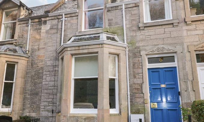 Murrayfield Cottage | 6 COLTBRIDGE GARDENS, character holiday cottage in Edinburgh