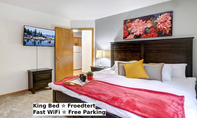 Wauwatosa Apartment | 64 m² Apartment ∙ 1 bedroom ∙ 4 guests