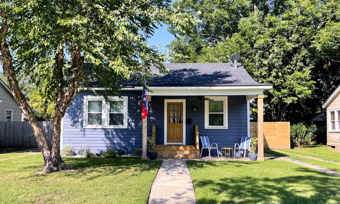 Lafayette Cottage | 74 m² Cabin ∙ 2 bedrooms ∙ 6 guests