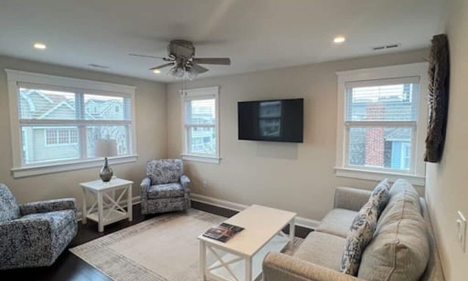 North End Apartment | 747 Simpson OCNJ 2bed 2 bath 1 year old Condo