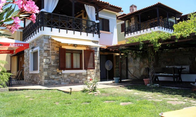 Nikita House | 75 m² House ∙ 3 bedrooms ∙ 6 guests