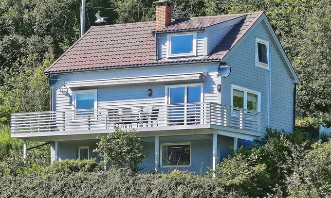 Hyllestad House | 8 person holiday home in Sørbøvåg