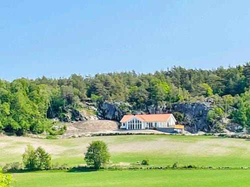 Uddevalla Municipality House | 8 person holiday home in UDDEVALLA-By Traum