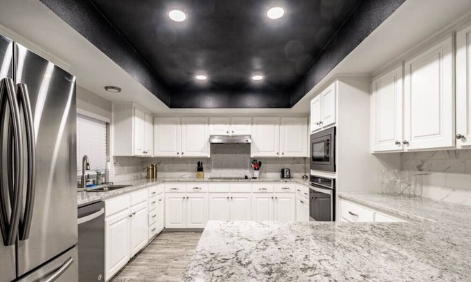 Raintree House | 806 Estate - 4BR/2BA - With Pool