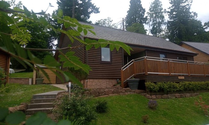 Murthly Cabin | 85 m² Lodge ∙ 2 bedrooms ∙ 4 guests