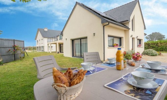 Brignogan-Plage Apartment | 90 m² Apartment ∙ 3 bedrooms ∙ 4 guests