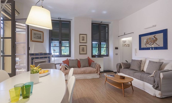 Genoa Historical Centre Apartment | 90 m² Apartment ∙ 2 bedrooms ∙ 4 guests
