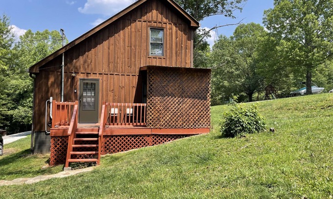 Farmers Cabin | A-Frame Musky Cabin for Fishing Enthusiast!