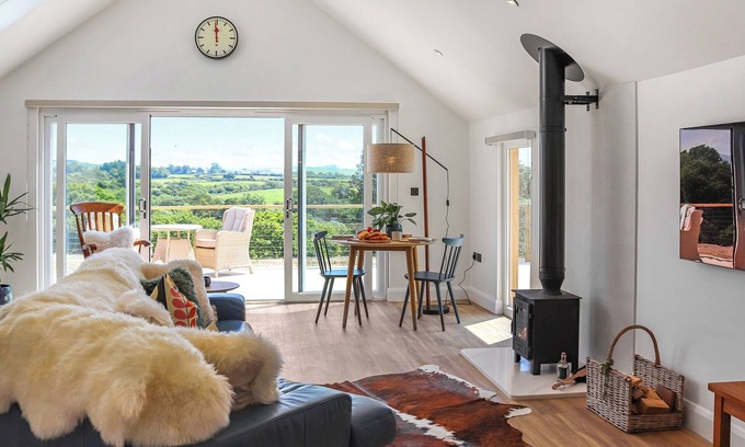 Criccieth Cottage | A luxury cottage with private Hot Tub and stunning countryside views.