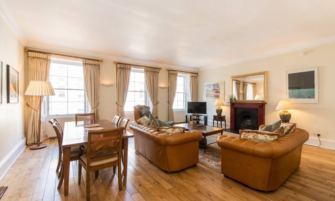 Old Town Apartment | A magnificent 2 bedroom apartment on the famous Royal Mile