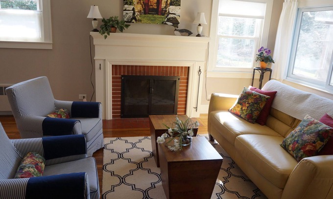 Mystic - New London House | A peaceful nature setting within a two minute drive to Historic Downtown Mystic.