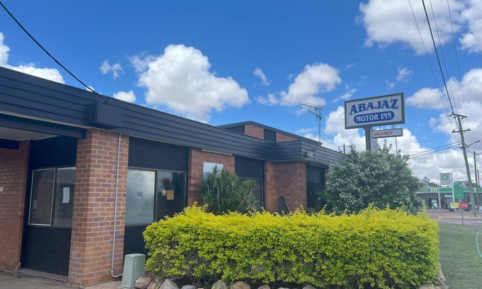 Longreach Hotel | Abajaz Motor Inn