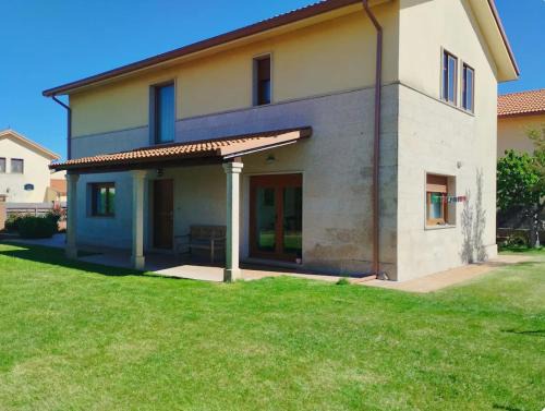 Castellanos de Villiquera Bed & Breakfast | Acogedora casa con jardín