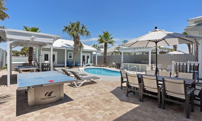 Crystal Beach House | Across Beach, Pool, Pool Table,Ping Pong, Golf Cart Rental, Amazing Yard, 7 BR
