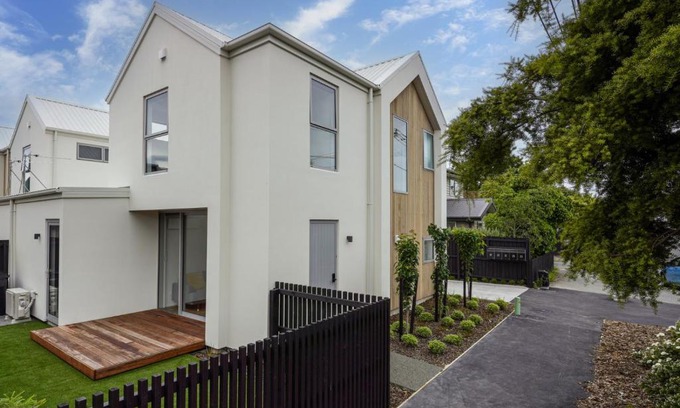 Addington House | Addington Delight - Christchurch Holiday Home