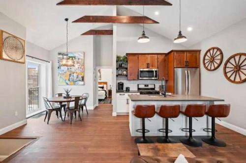 Manchester House | Adorable Reymer Carriage Repair Loft!