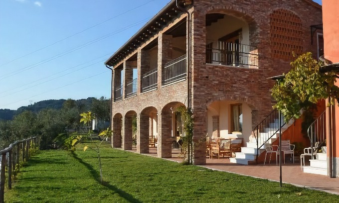 Fosdinovo Hotel | Agriturismo La Burlanda