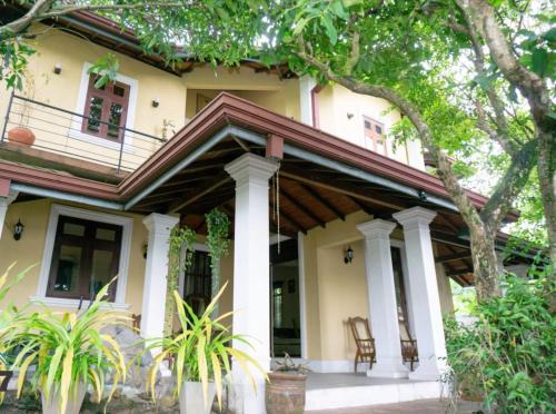 Andiambalama House | Airport Villa D 87