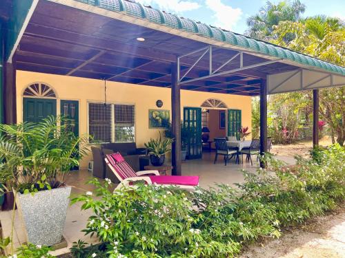 Clevia House | Akka
