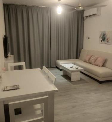Al Mamsha El Seyahi Apartment | Al-hambra