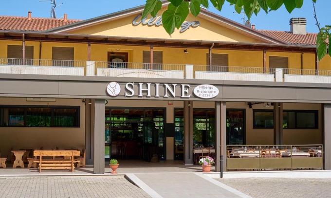 Furlo Hotel | Albergo Shine