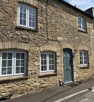 Tetbury House | Alexis Cottage Tetbury Cotswolds