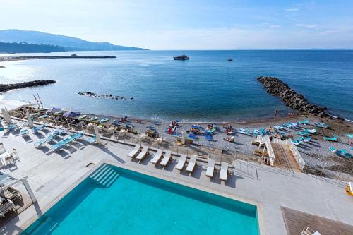 Meta Hotel | Alimuri Bay Resort