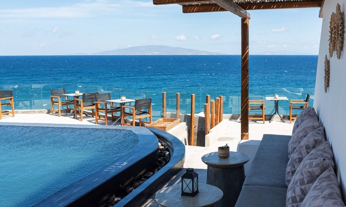 Kamari Hotel | Almyra Oia Suites