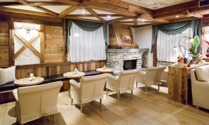 Dimaro Hotel | AlpHoliday Dolomiti Wellness