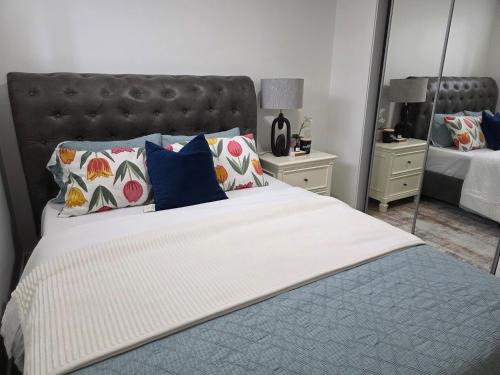 West Edmonton Apartment | Amaville- The Cozy Cave