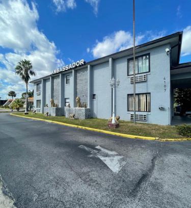 Historic Downtown Kissimmee Hotel | Ambassador Inn