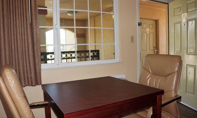 Yuba City Hotel | America's Deluxe Inn