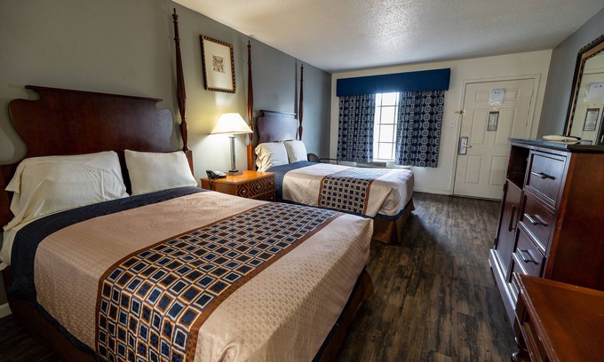Russellville Hotel | American Inn & Suites Russellville