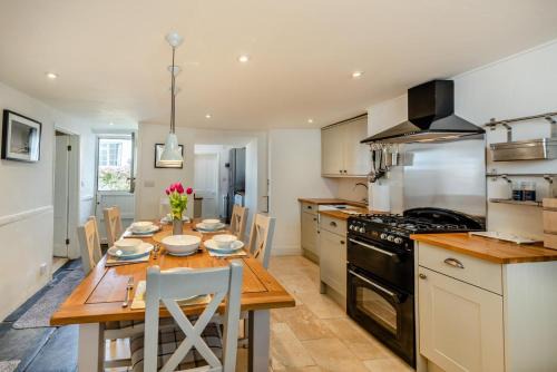 Appledore House | Annies Cottage - Appledore